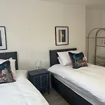 Pembroke Court Apartment